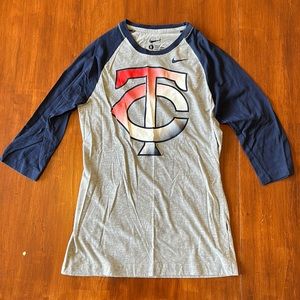 Women’s twins large slim fit 3/4 sleeve shirt